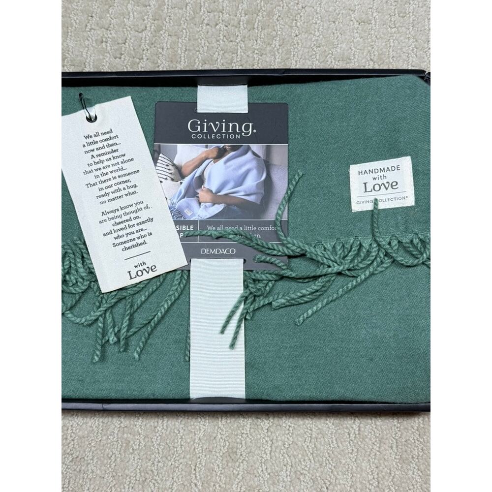 Demdaco Handmade Giving Collection Reversible Wrap Green Fringe Shawl NEW - Picture 3 of 7